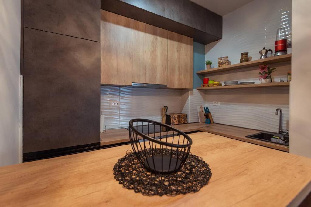 Modern, Bright And Cozy Apartment ポドゴリツァ エクステリア 写真