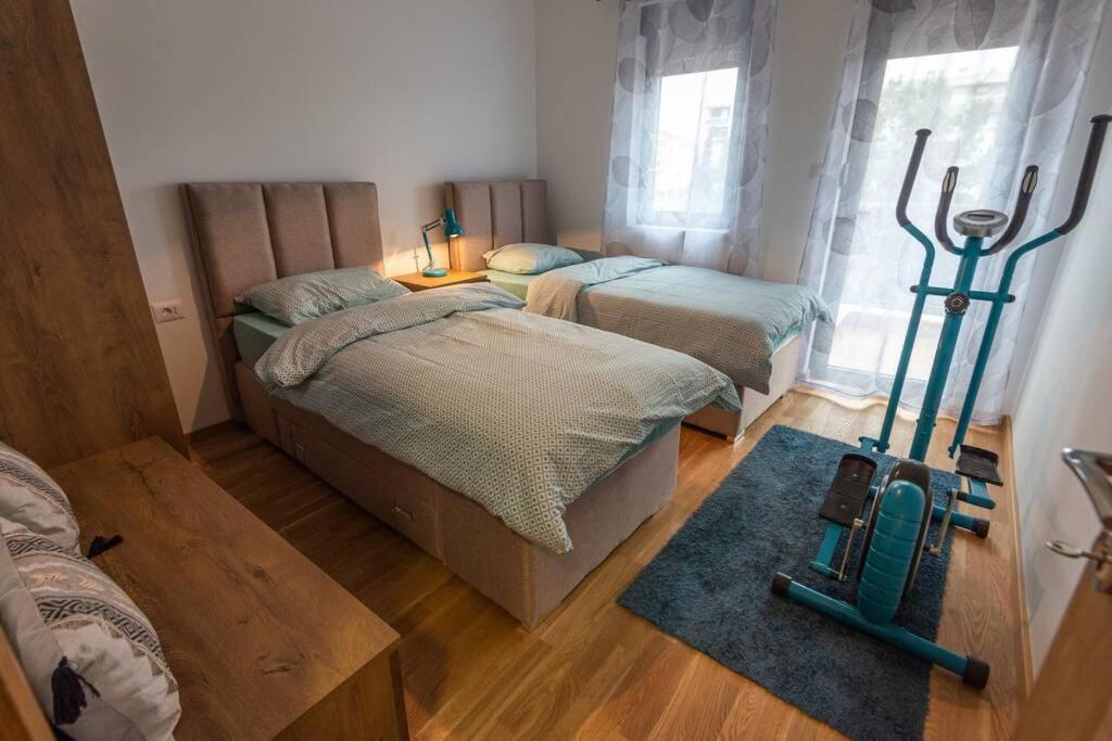 Modern, Bright And Cozy Apartment ポドゴリツァ エクステリア 写真